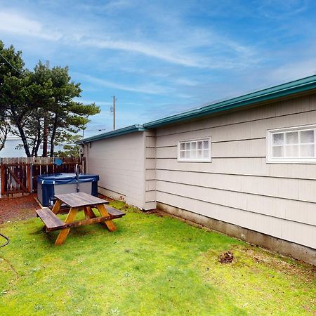Blue Pacifica Villa Newport Exterior photo