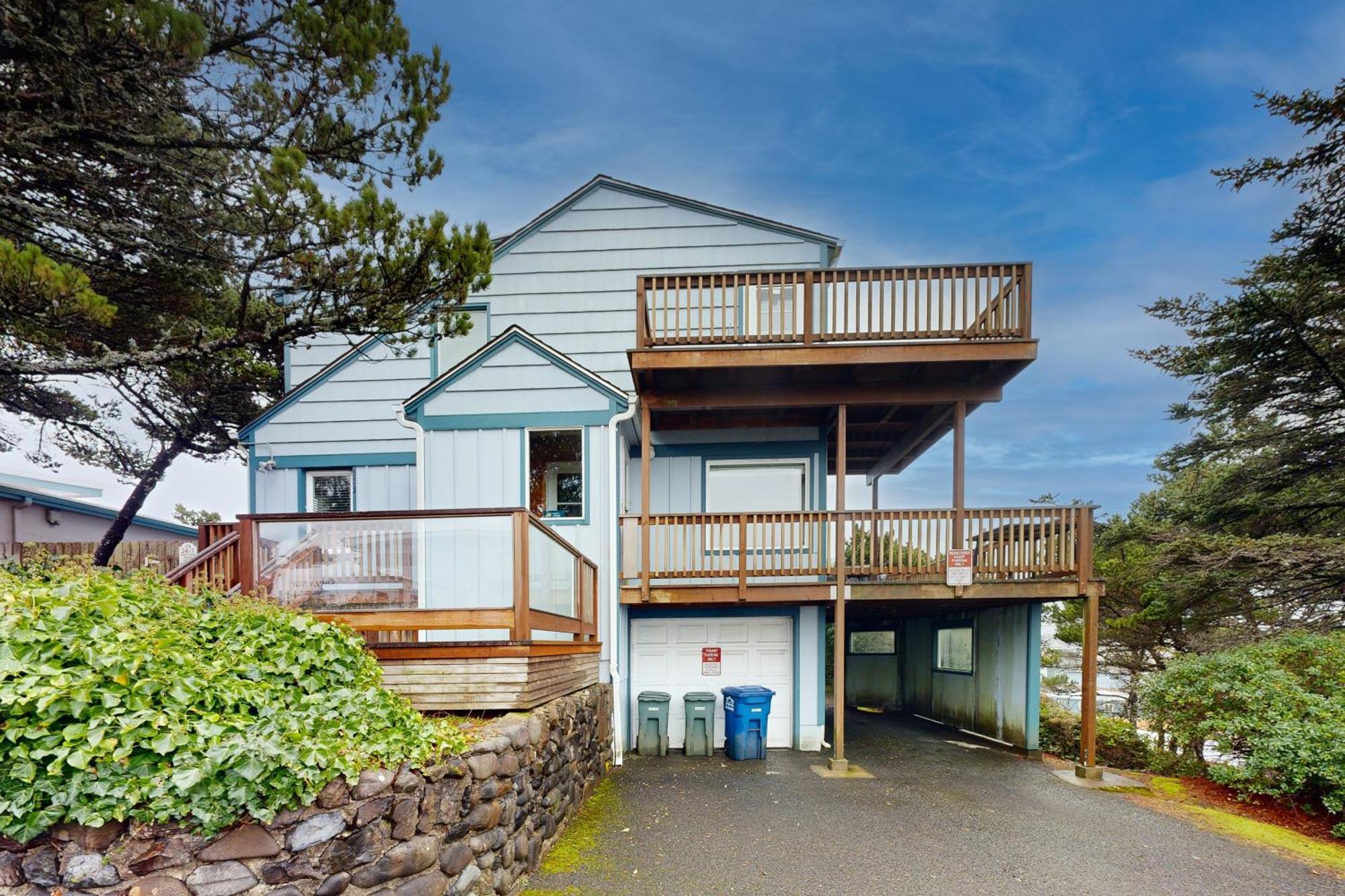 Blue Pacifica Villa Newport Exterior photo
